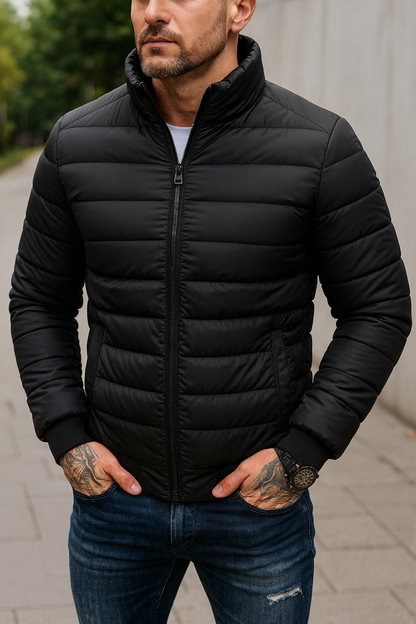 Kurtka slim fit z wysokim kołnierzem –  projekt z pikowanym wykończeniem