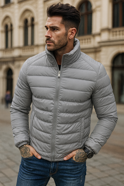 Kurtka slim fit z wysokim kołnierzem –  projekt z pikowanym wykończeniem