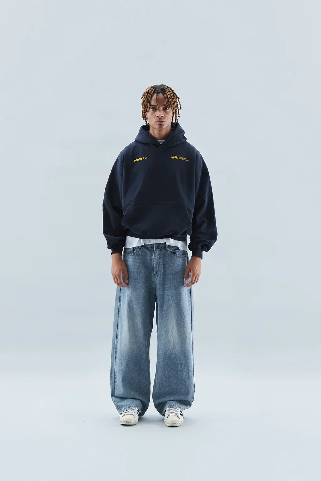 Bluza damska z kapturem – luźny krój z kapturem