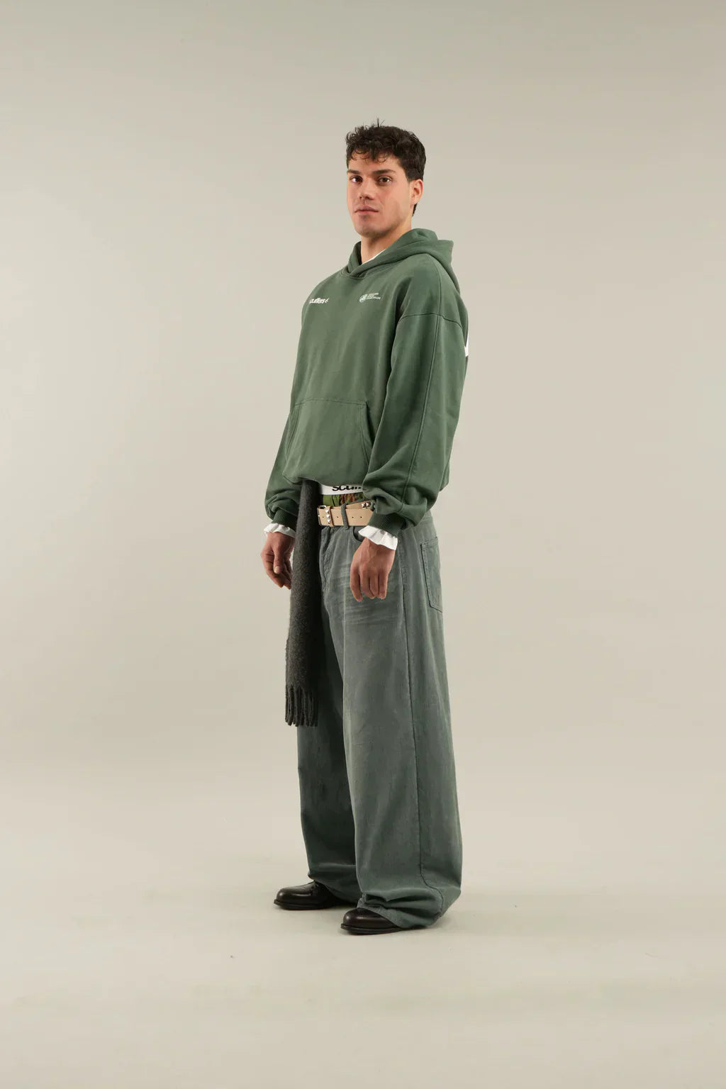 Bluza damska z kapturem – luźny krój z kapturem