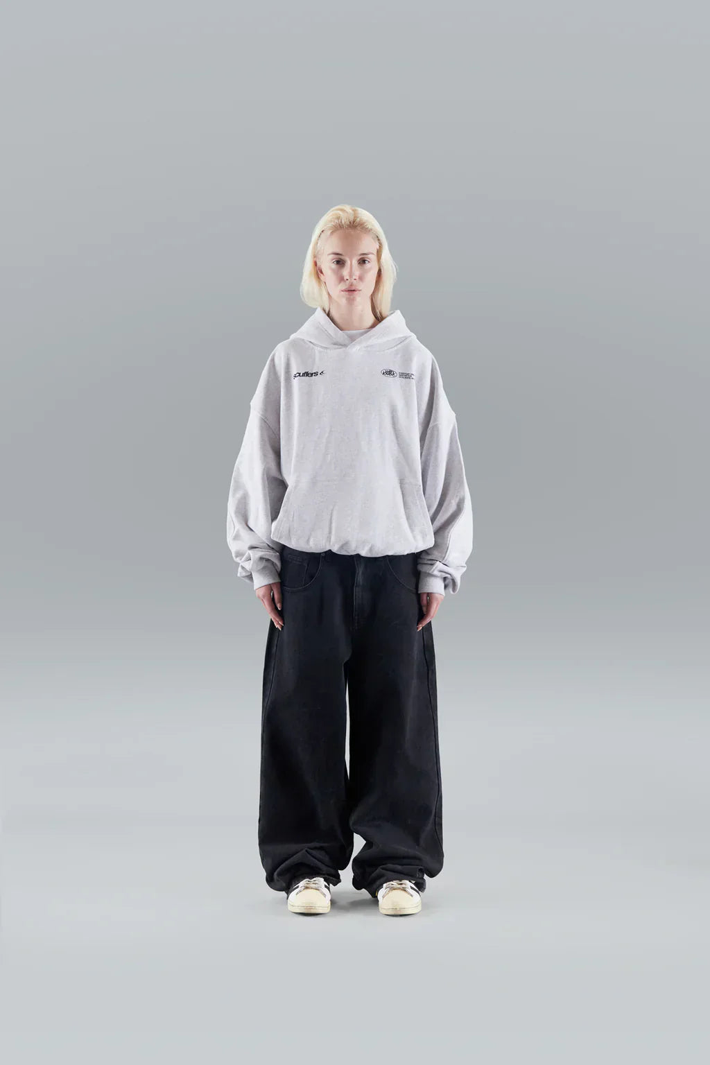 Bluza damska z kapturem – luźny krój z kapturem